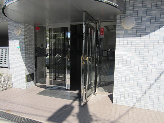 【エントランス】リーガル新大阪 