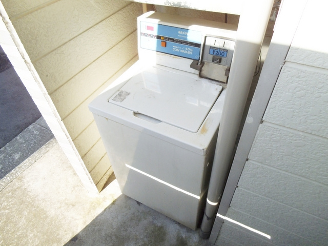 ペアパレス赤羽Ⅱのその他共用部分|敷地内に共用洗濯機ございます☆