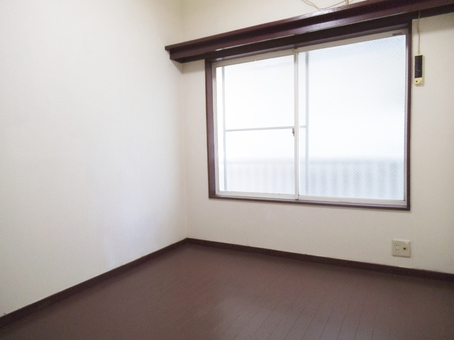 ペアパレス赤羽Ⅱの寝室|天井高のあるお部屋です♪