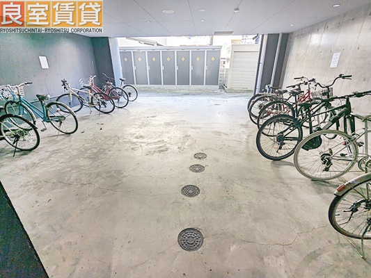 【その他共用部分】 | maison spade | 自転車置き場