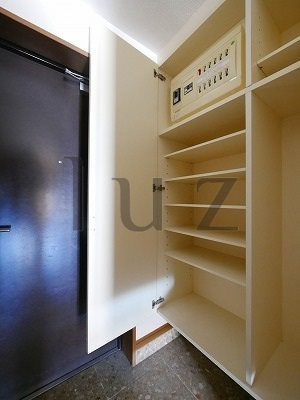 横浜市旭区白根４丁目の賃貸マンションの玄関|綺麗な玄関スペース！