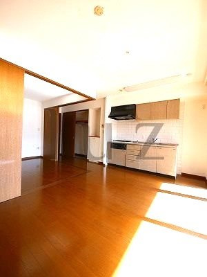 横浜市旭区白根４丁目の賃貸マンションの居間・リビング|明るいリビング！