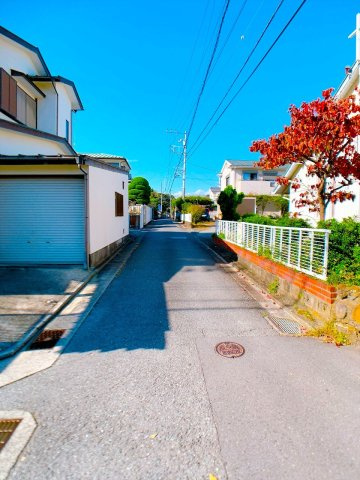【前面道路含む現地写真】 | □■小田原市酒匂3丁目 中古戸建■□ | 周辺交通量少なく静かな住環境♪