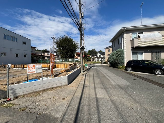 【LIGARE】宇都宮市西川田東町 第3期の前面道路含む現地写真|〇1号棟〇
前面道路はゆとりの6ｍ幅。
車の出し入れもスムーズで、来客時も安心♪
開放感のある街並みに、暮らしやすさが広がります！
※2026年10月撮影