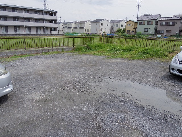 エルディム鳥海の駐車場
