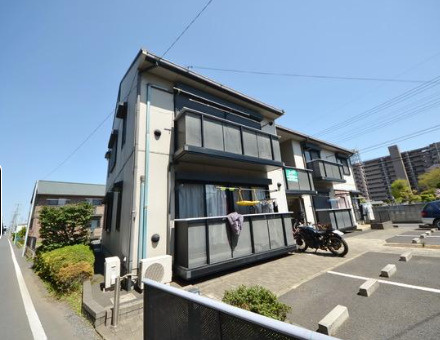 シャトルコーポの駐車場