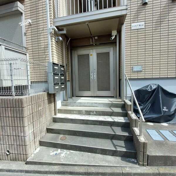 シェモア東が丘のエントランス
