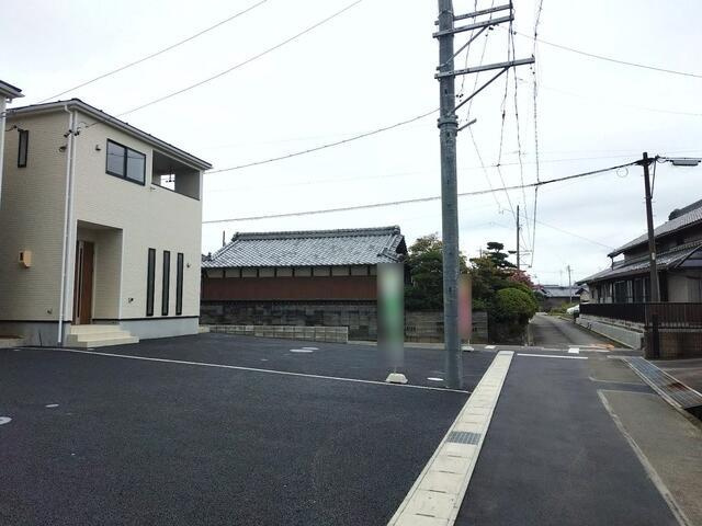 新築戸建て・仲介手数料無料）稲沢市石橋　第２・3号棟の前面道路含む現地写真