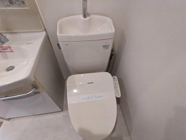 ガーデン板橋氷川町のトイレ