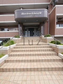 リバストーン神大寺Ⅶのエントランス
