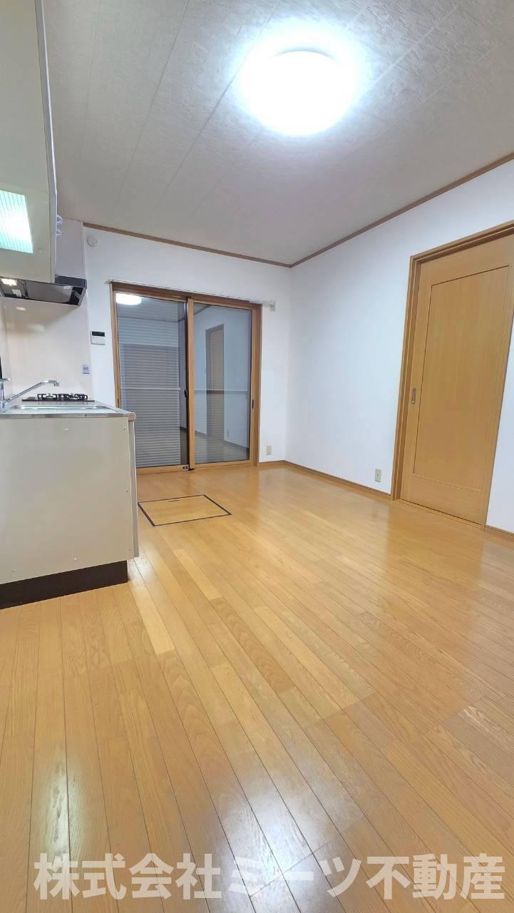 新家中町　中古戸建の居間・リビング