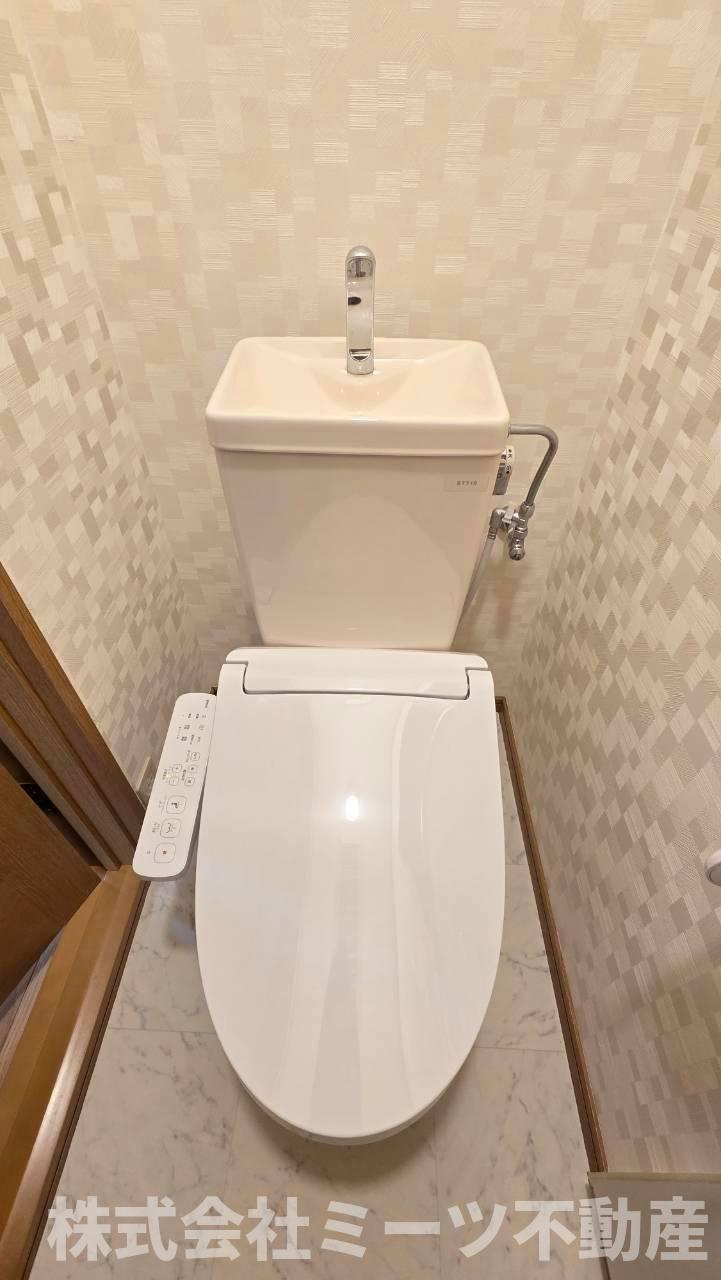 新家中町　中古戸建のトイレ
