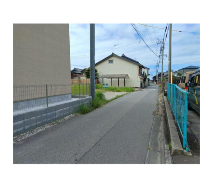 常滑市大野町８丁目　売り土地の前面道路含む現地写真