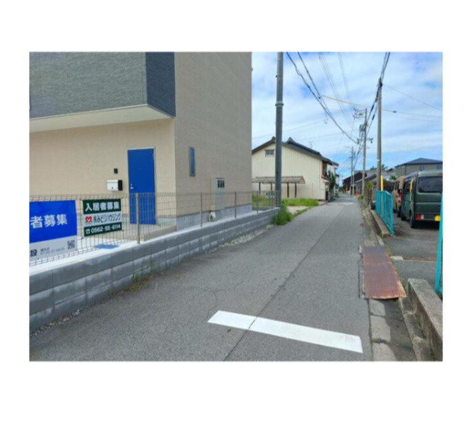 常滑市大野町８丁目　売り土地の前面道路含む現地写真