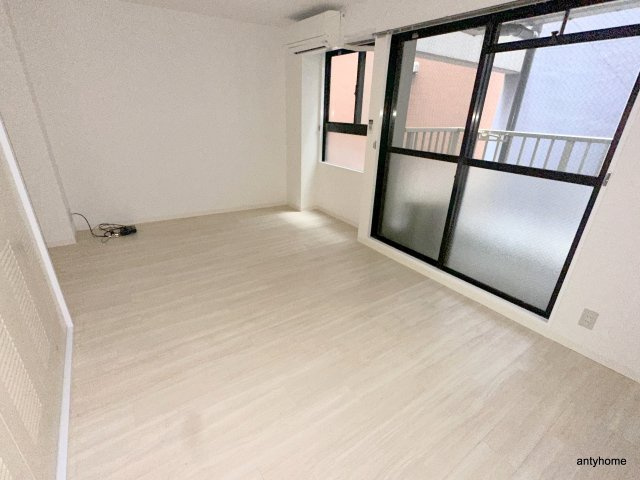 メゾンエトワール　仲介手数料無料の居間・リビング