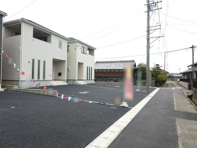 新築戸建て・仲介手数料無料）稲沢市石橋　第２・2号棟の前面道路含む現地写真