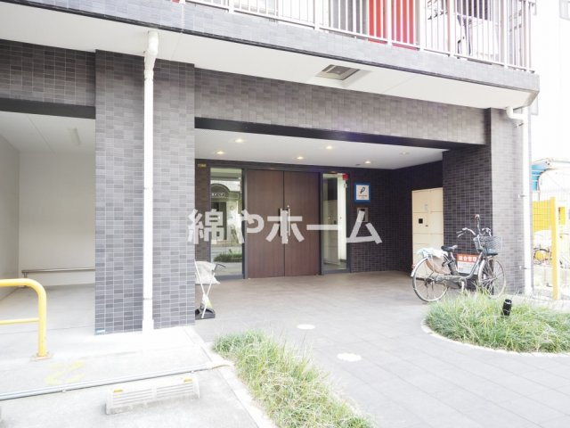 グランパシフィック今里南のエントランス|建物の内部です
