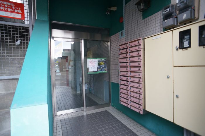 レディローザのエントランス