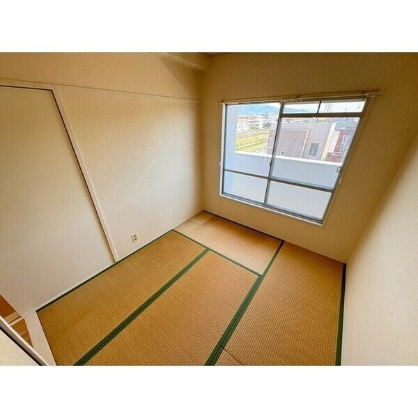 マンション東花園の和室