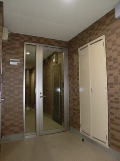 ＫＡＮＥＮＡＲＩ和光前原のエントランス