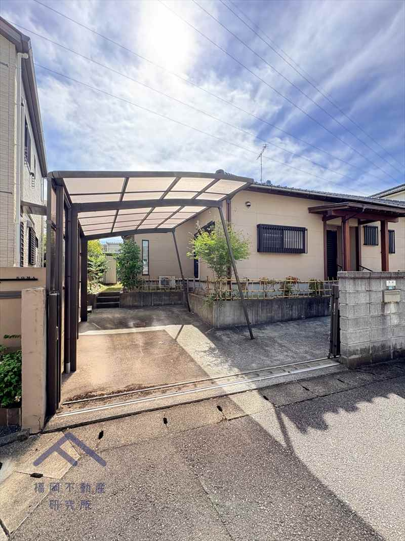 春日市惣利3丁目　戸建ての駐車場