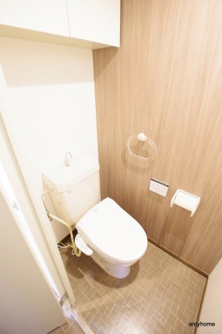 アスール江坂 仲介手数料無料のトイレ