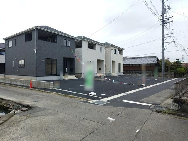 新築戸建て・仲介手数料無料）稲沢市石橋　第２・1号棟の前面道路含む現地写真