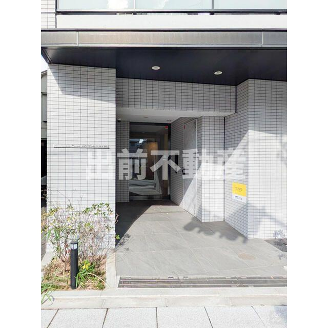 ルネサンスコート本蓮沼のエントランス