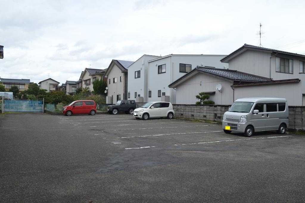 ミッレ・エスターテの駐車場