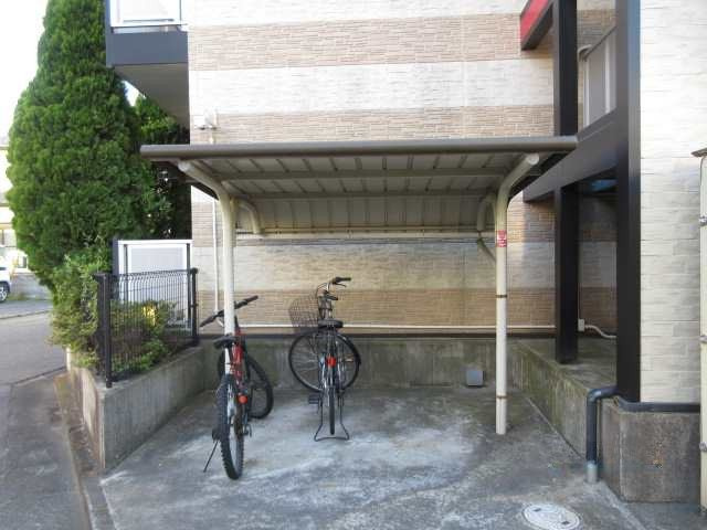 レオパレスエステートＫのその他|駐輪場