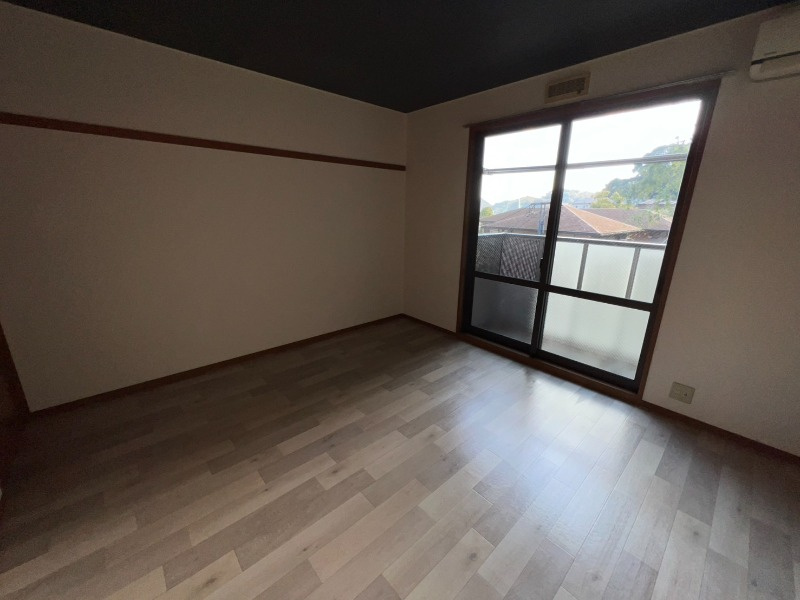 横須賀市浦郷町３丁目のアパートの居間・リビング|ゆったりとしたリビングです
