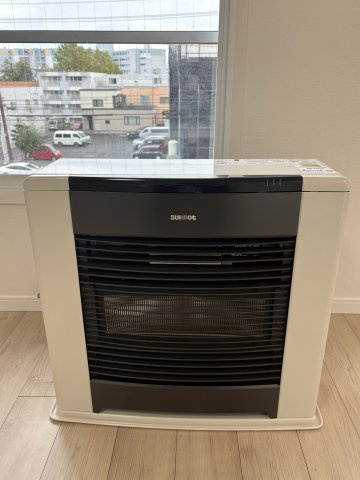 新品の都市ガスストーブを完備。パワフルな暖房性能で、寒い北海道の冬も暖かく快適に過ごせます。