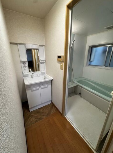 足立区小台２丁目貸家の独立洗面台