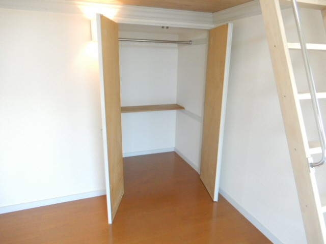 コリーヌ塩屋の収納