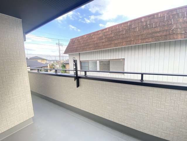 【ブルーミングガーデン】宇都宮市双葉2丁目 全1棟のバルコニー|〇1号棟〇
洗濯物もたっぷり干せる、実用的な広さのバルコニー☆
日当たりも良く、毎日の家事が気持ちよくこなせます♪
※2026年10月撮影