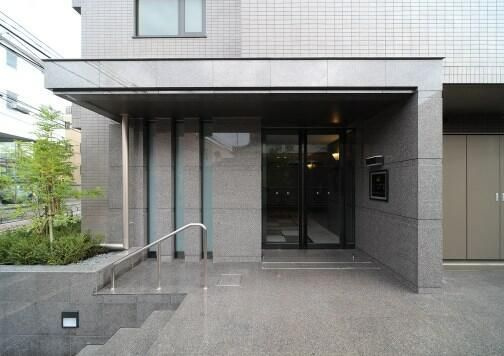 ルーブル練馬参番館のエントランス