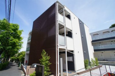 横浜市磯子区森５丁目の賃貸マンションの外観