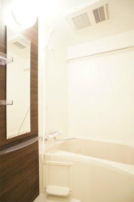 横浜市磯子区森５丁目の賃貸マンションの浴室