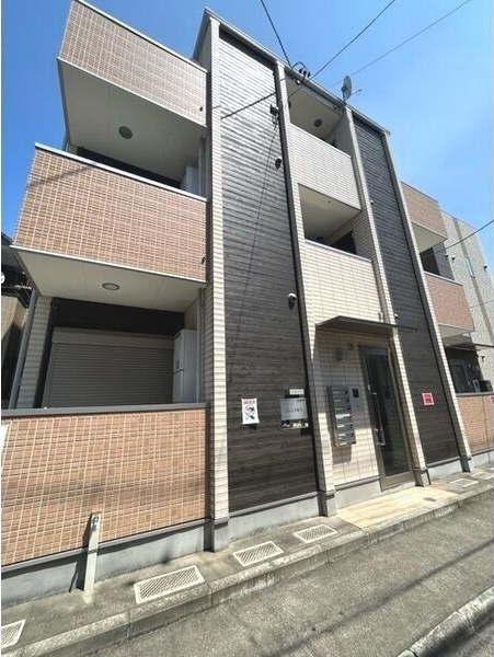 ミレニア栄生の外観