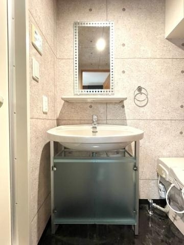 グランド・ガーラ西麻布の洗面所|※別部屋参照