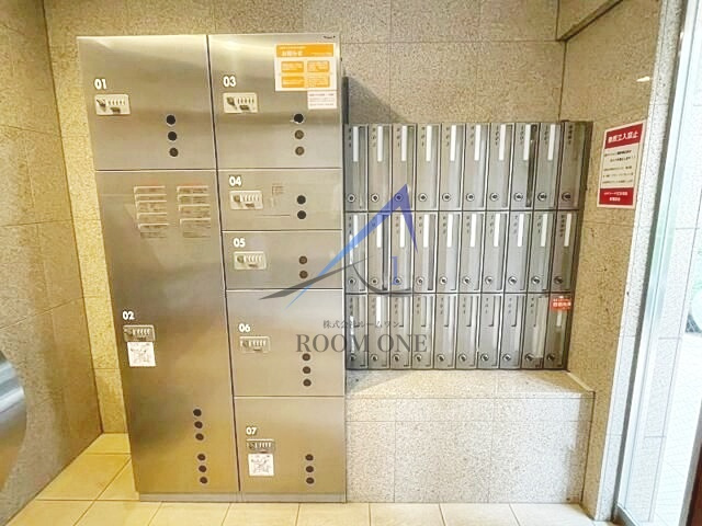 カテリーナ文京湯島のその他共用部分|宅配ボックスと集合ポストです。