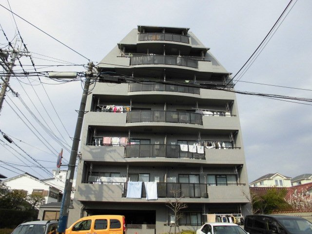 ロイヤル曽根の外観