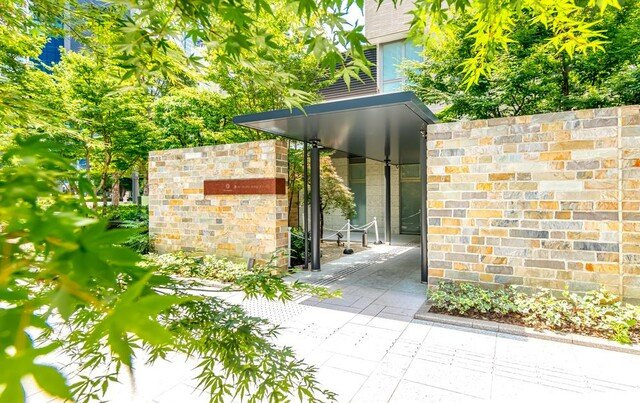 ザ・パークハウス西新宿タワー６０のエントランス|ザ・パークハウス西新宿タワー６０：便利な宅配ボックス付き！