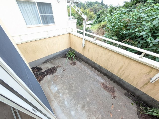 八王子市　南陽台　中古戸建てのバルコニー|～現在リフォーム中、詳細は当社までお気軽にお問合せ下さい～