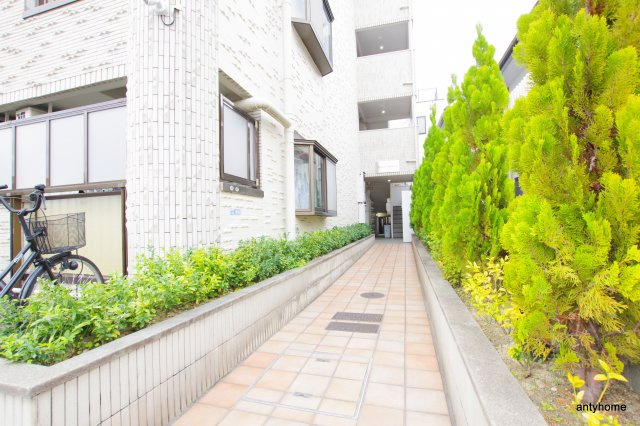 シャトレ豊津Ⅰ　仲介手数料無料のエントランス