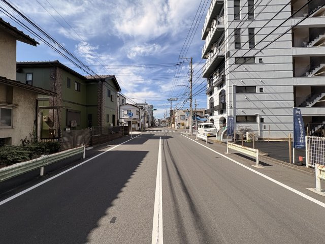 八王子市南新町 建築条件なし売地の前面道路含む現地写真