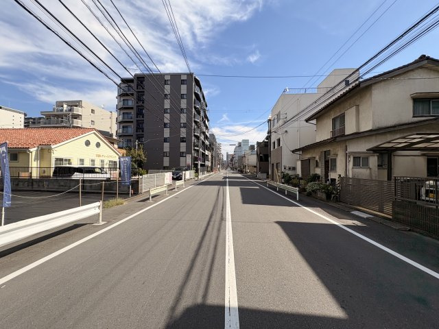 八王子市南新町 建築条件なし売地の前面道路含む現地写真