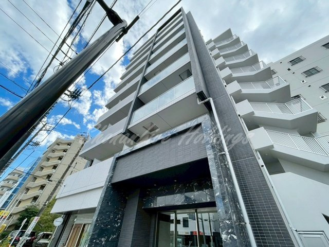 横浜市神奈川区西神奈川１丁目の賃貸マンションの外観