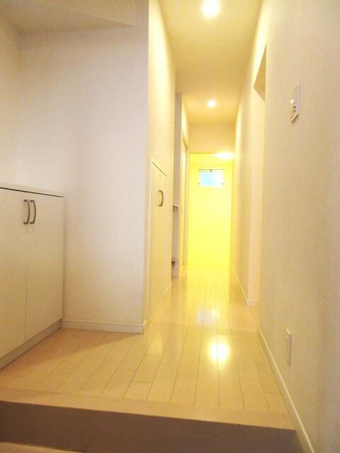 田園調布本町貸家の玄関