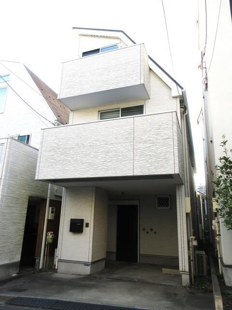 田園調布本町貸家の外観